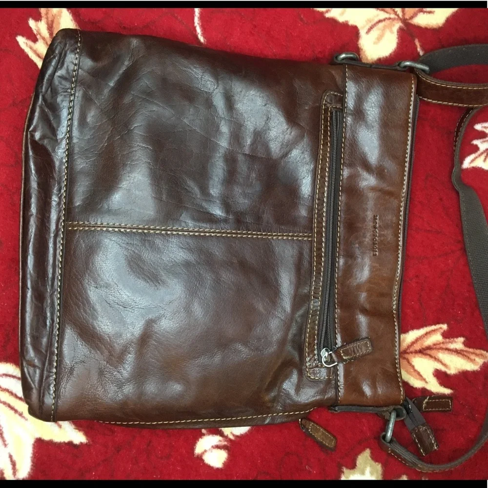 Jack Georges Voyager Crossbody Messenger Leather Bag